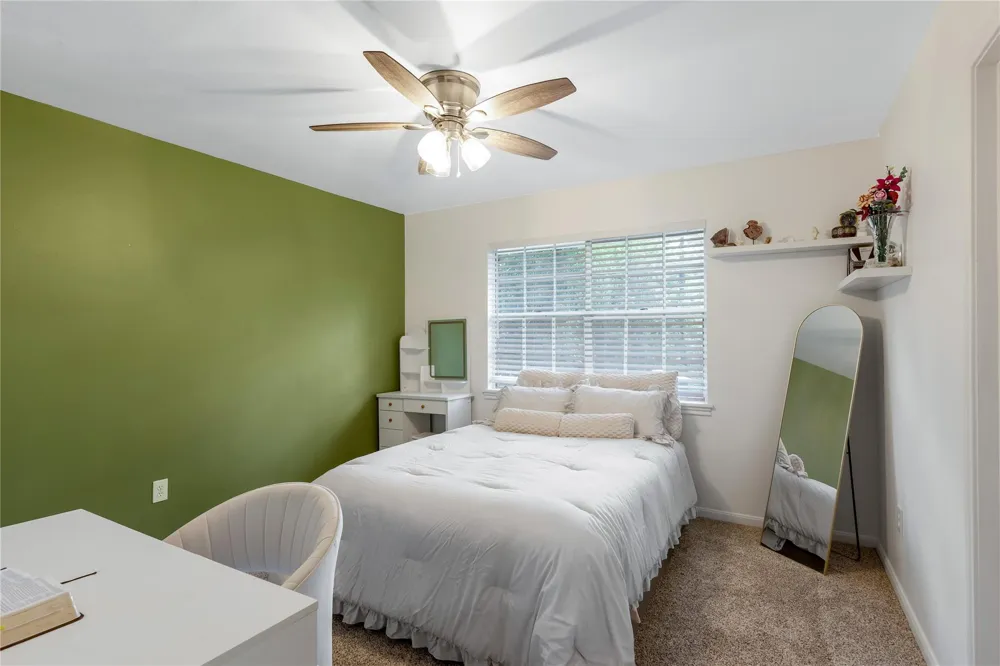 906 Glouchester Lane Houston, TX 77073