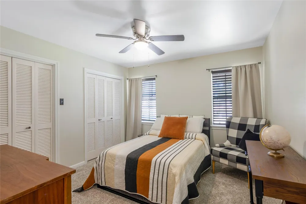 906 Glouchester Lane Houston, TX 77073