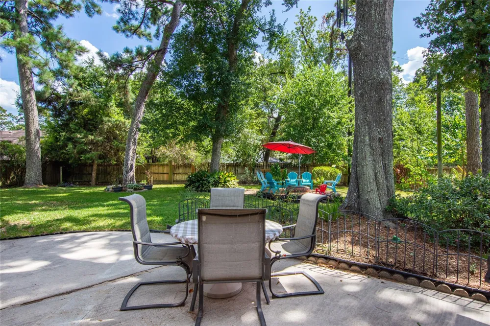 906 Glouchester Lane Houston, TX 77073