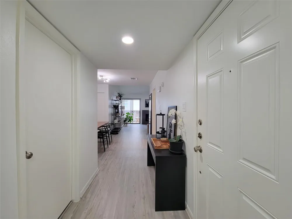 755 Bering Drive #B Houston, TX 77057