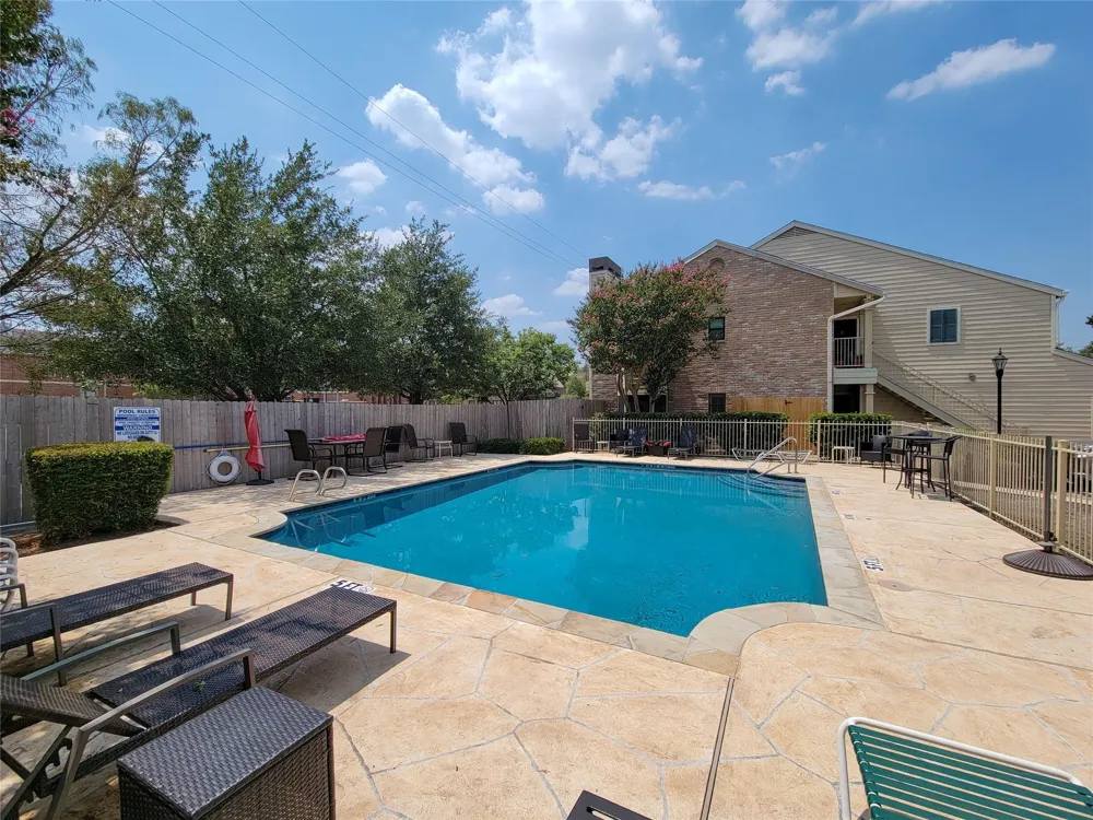 755 Bering Drive #B Houston, TX 77057