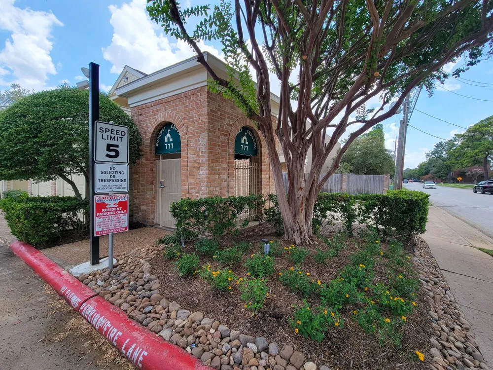 755 Bering Drive #B Houston, TX 77057