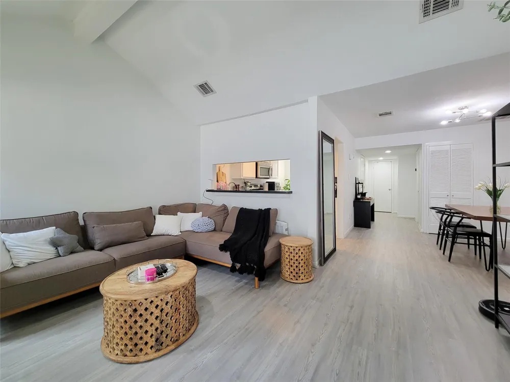 755 Bering Drive #B Houston, TX 77057