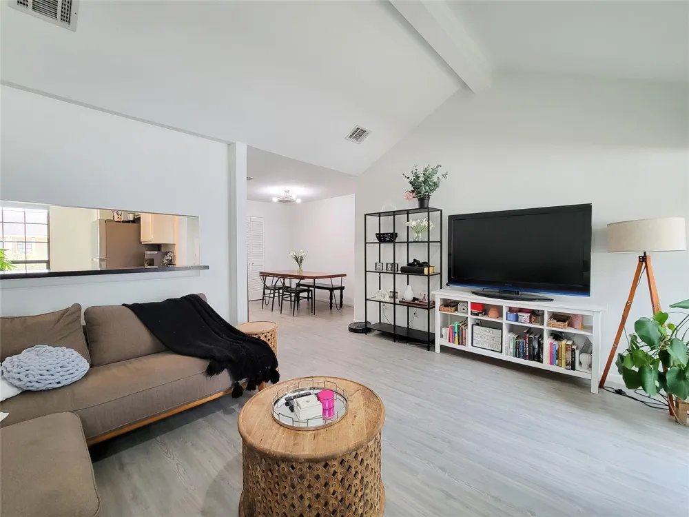 755 Bering Drive #B Houston, TX 77057