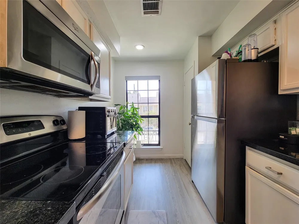 755 Bering Drive #B Houston, TX 77057