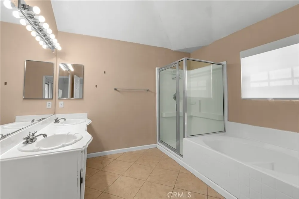 25538 Portola Loma Linda, CA 92354