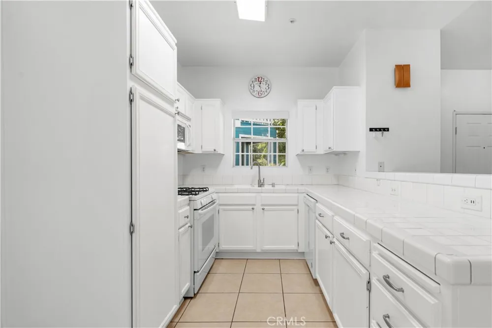 25538 Portola Loma Linda, CA 92354