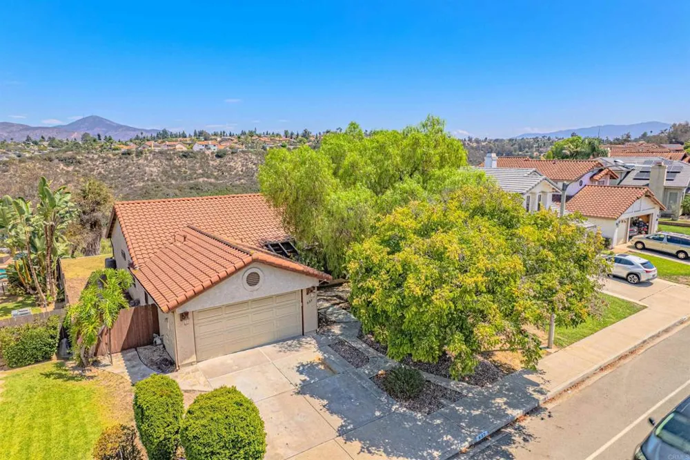 637 Redlands Place Bonita, CA 91902