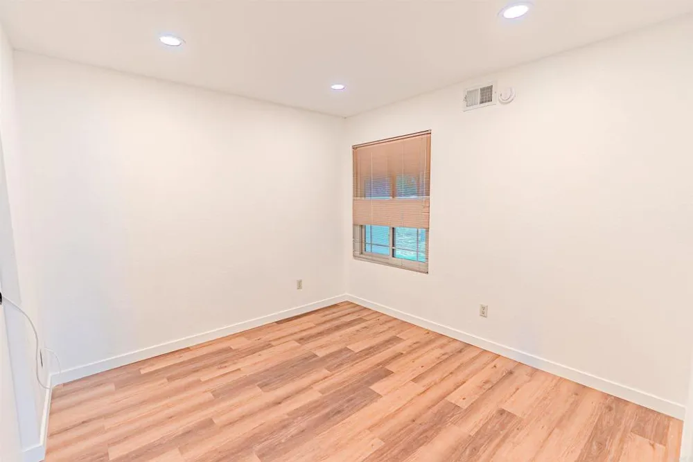 637 Redlands Place Bonita, CA 91902