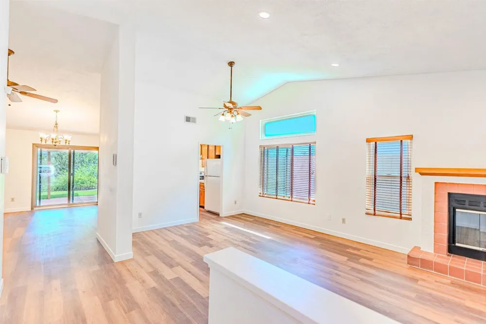 637 Redlands Place Bonita, CA 91902
