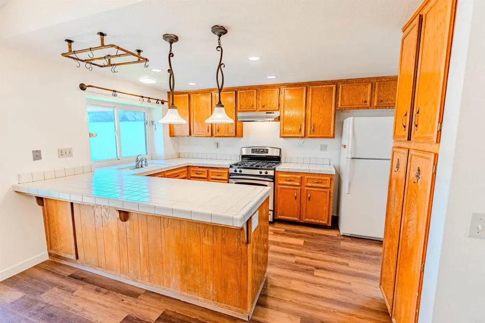 637 Redlands Place Bonita, CA 91902