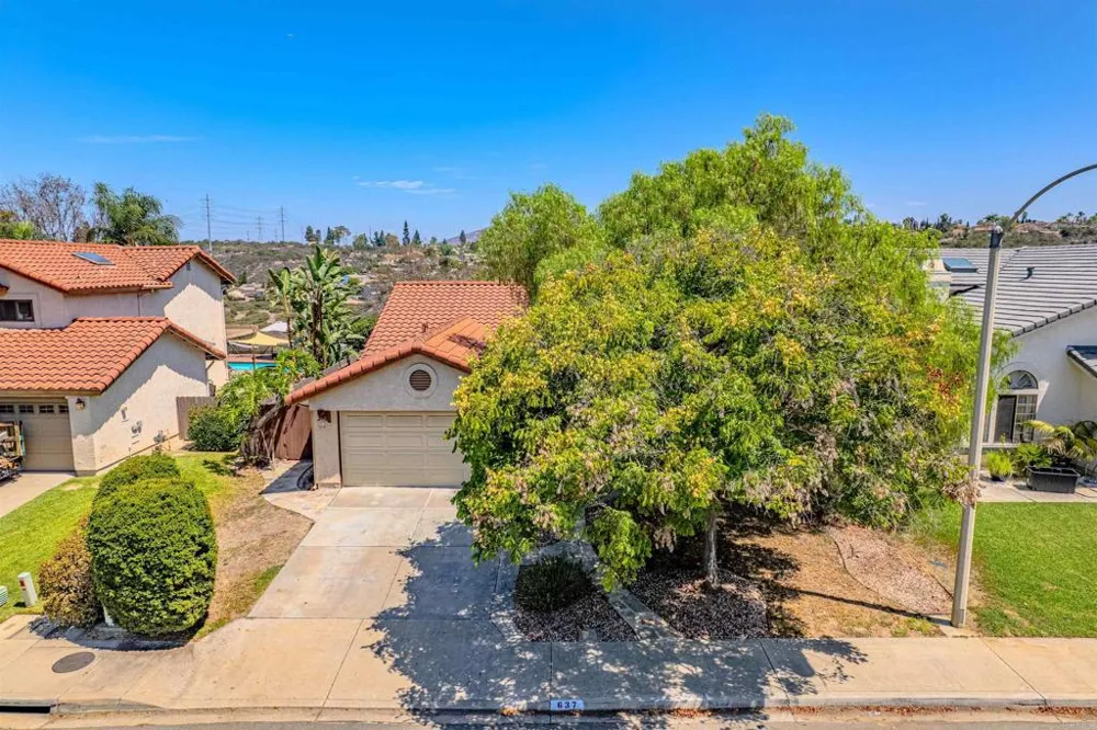 637 Redlands Place Bonita, CA 91902