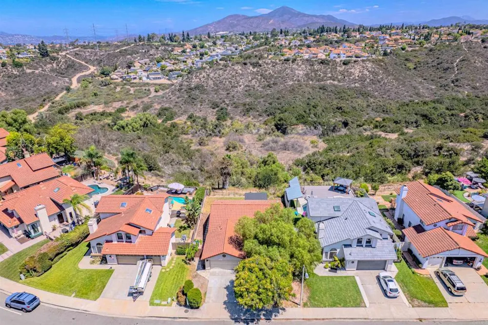 637 Redlands Place Bonita, CA 91902