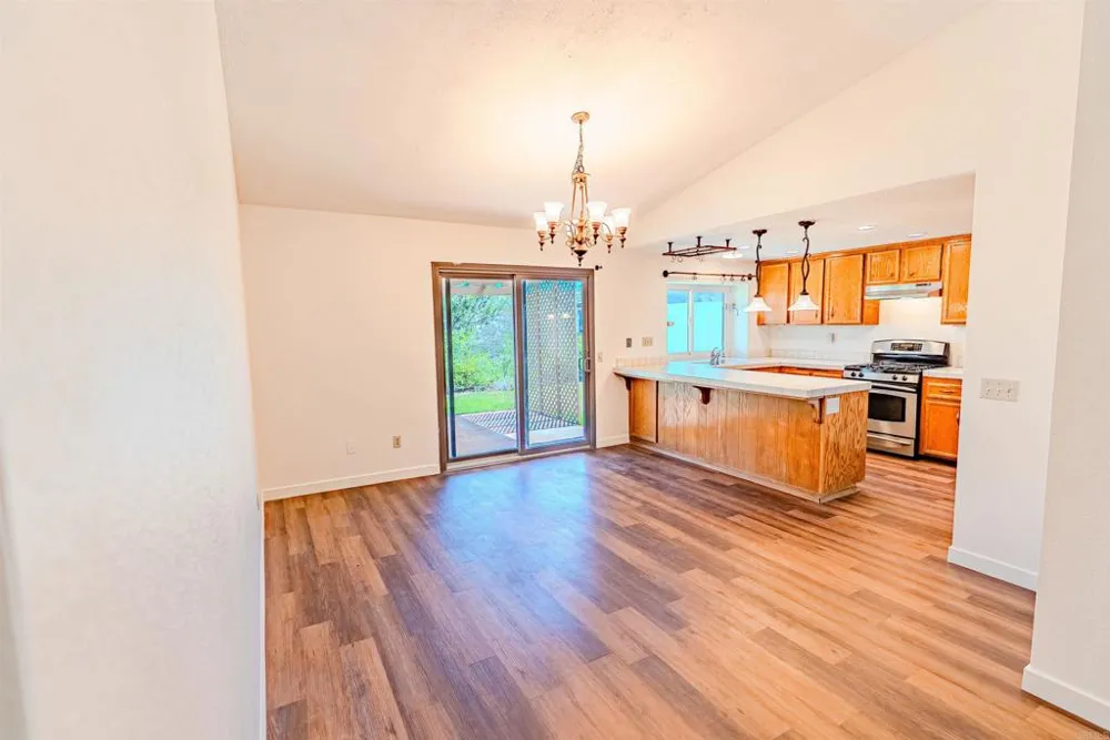 637 Redlands Place Bonita, CA 91902