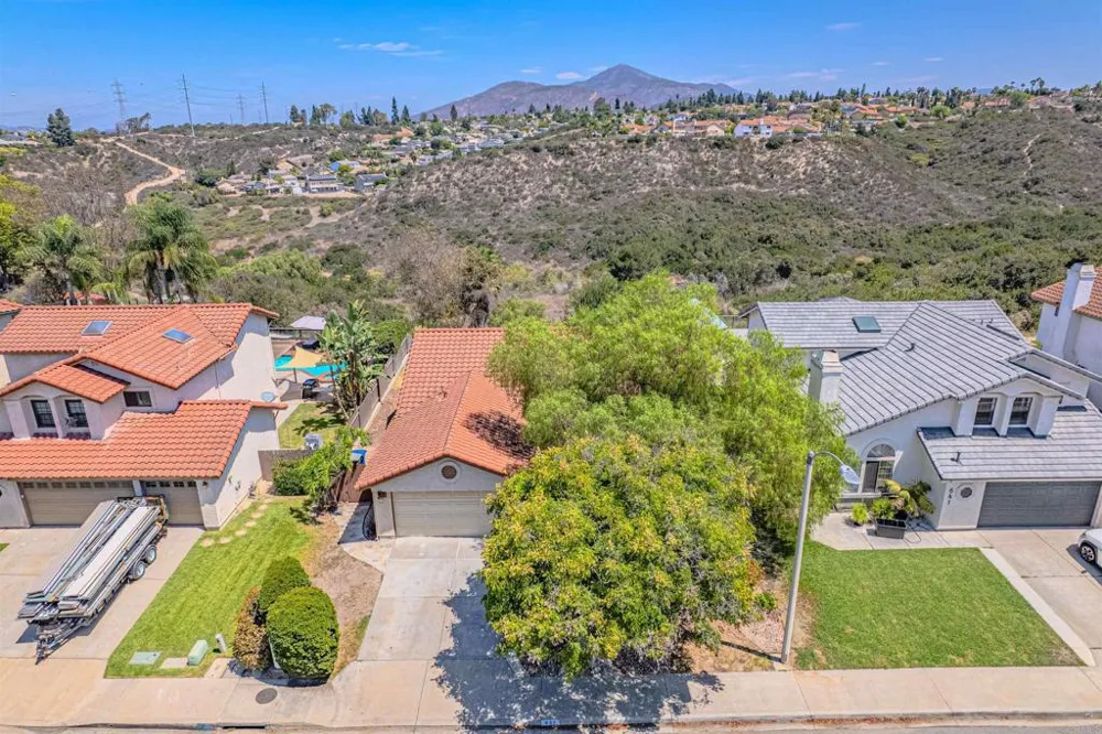637 Redlands Place Bonita, CA 91902