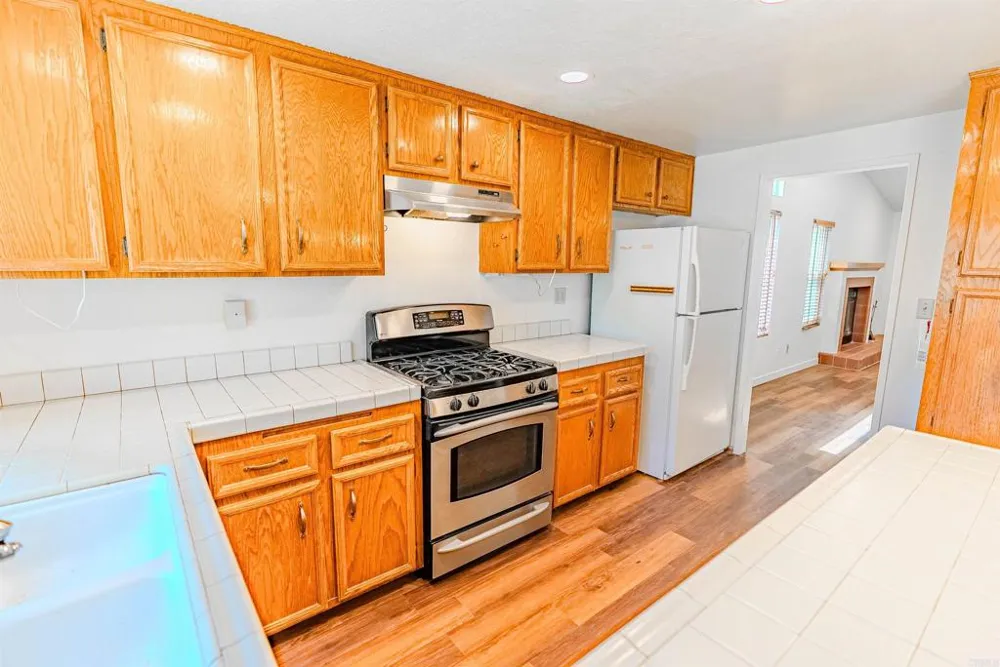 637 Redlands Place Bonita, CA 91902