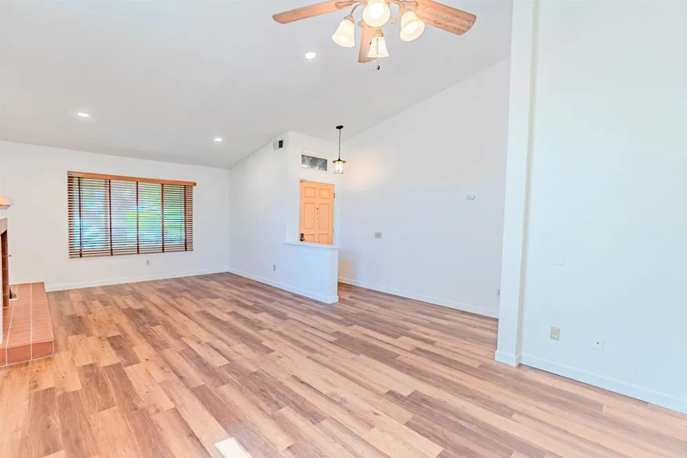 637 Redlands Place Bonita, CA 91902