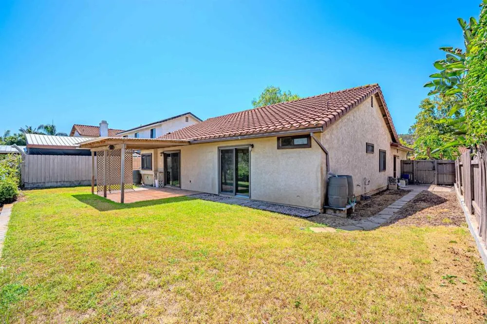 637 Redlands Place Bonita, CA 91902