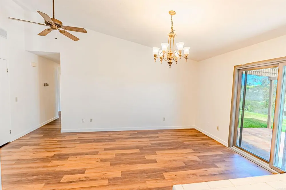 637 Redlands Place Bonita, CA 91902