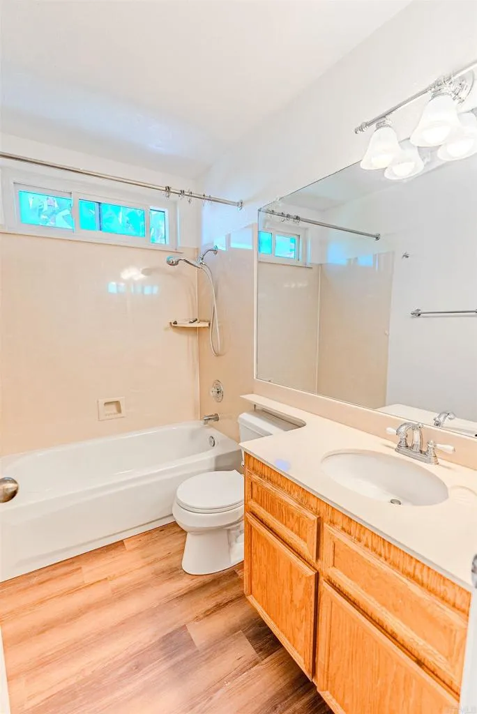637 Redlands Place Bonita, CA 91902