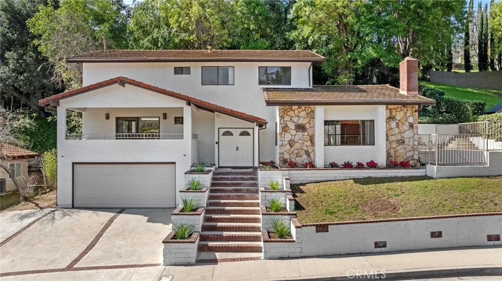 1321 Greenbriar Glendale, CA 91207