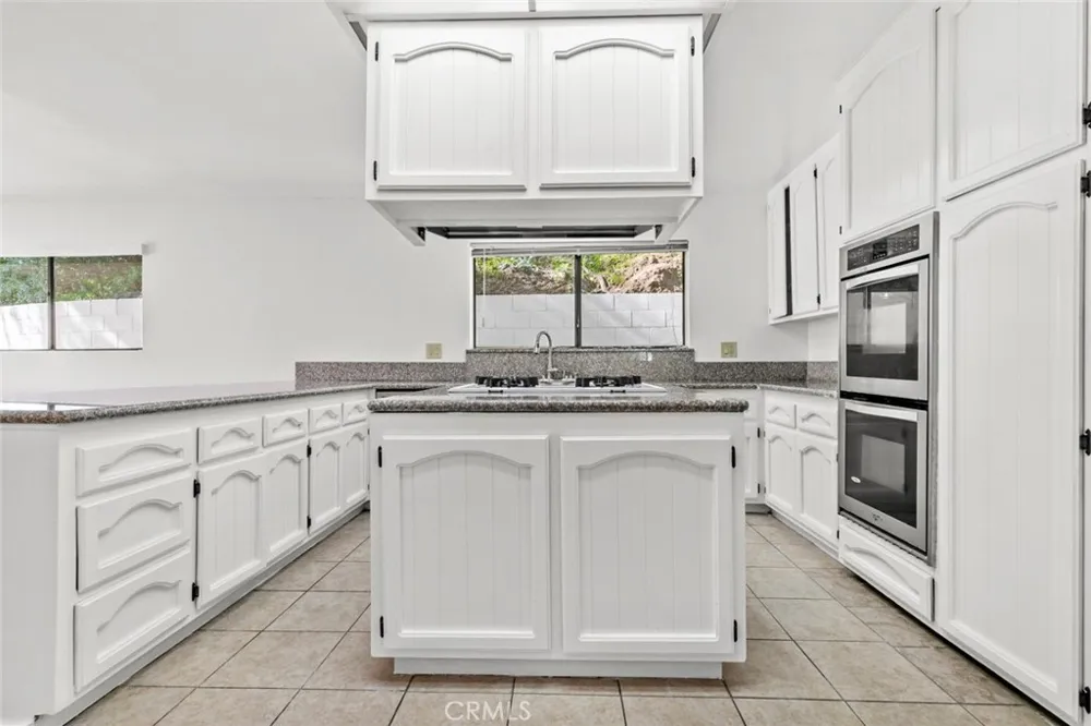 1321 Greenbriar Glendale, CA 91207