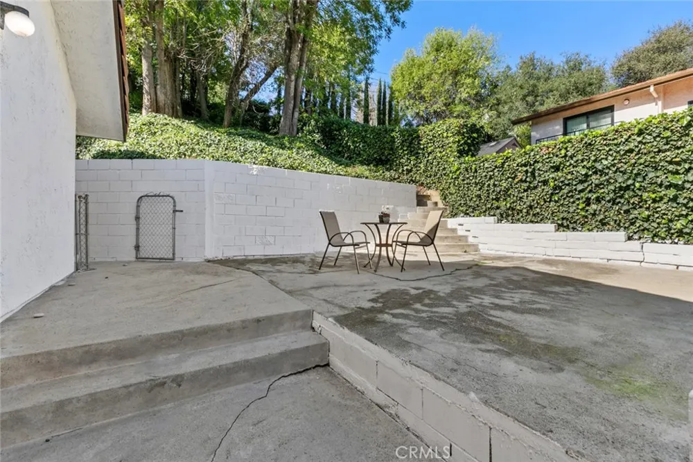 1321 Greenbriar Glendale, CA 91207