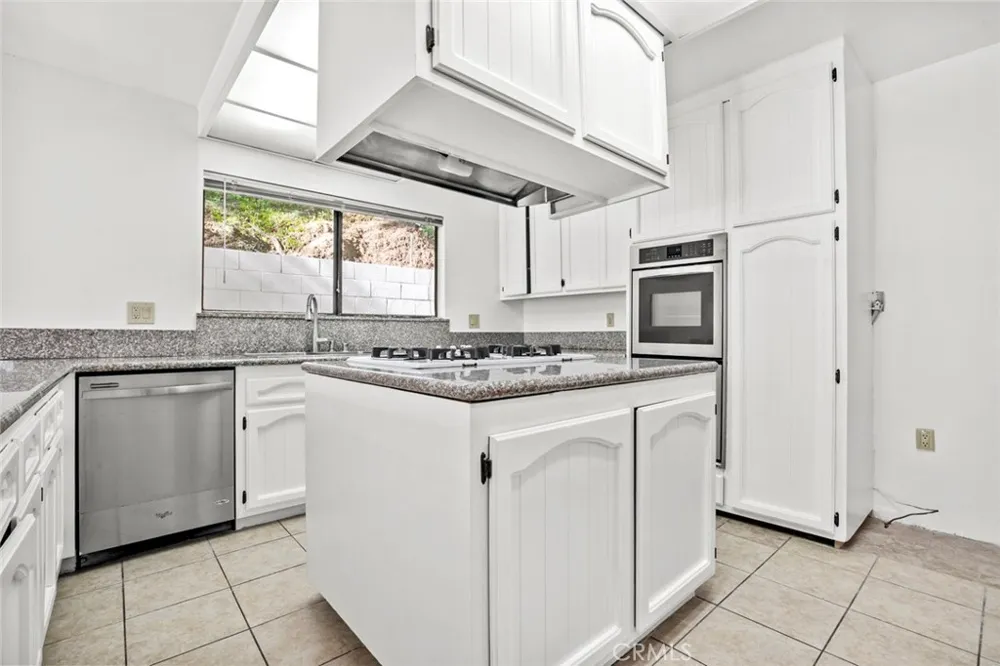 1321 Greenbriar Glendale, CA 91207