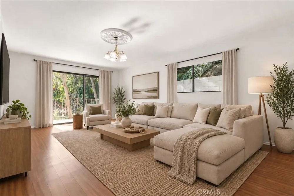 1321 Greenbriar Glendale, CA 91207