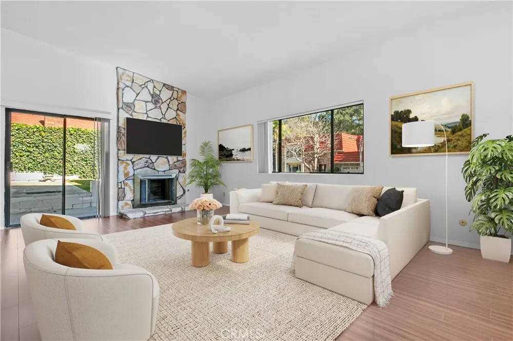 1321 Greenbriar Glendale, CA 91207