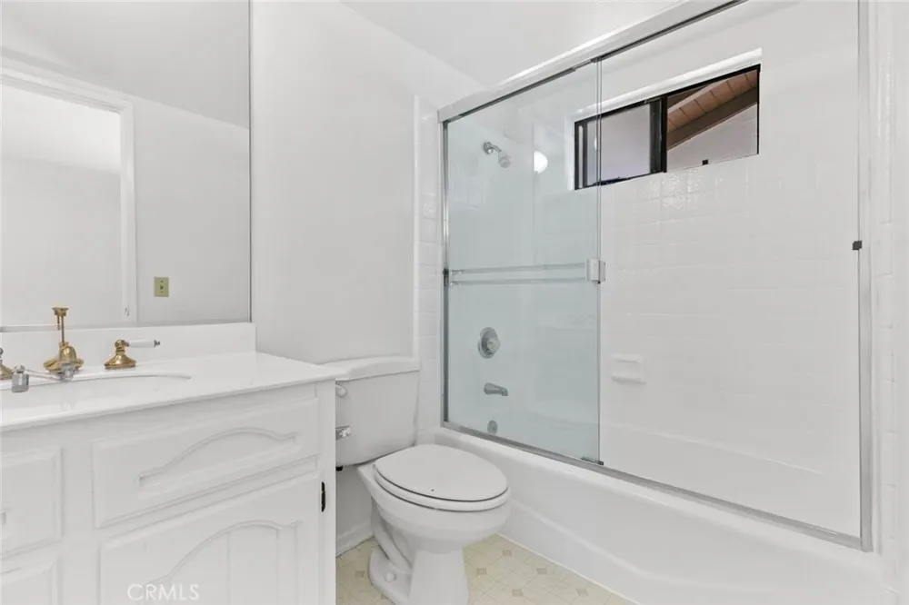 1321 Greenbriar Glendale, CA 91207