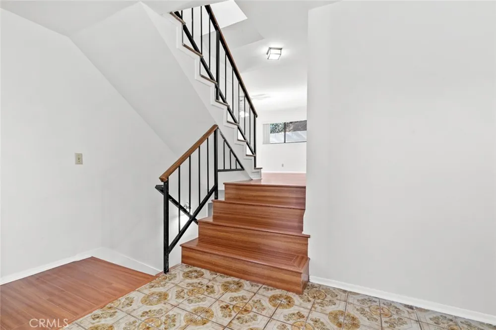 1321 Greenbriar Glendale, CA 91207