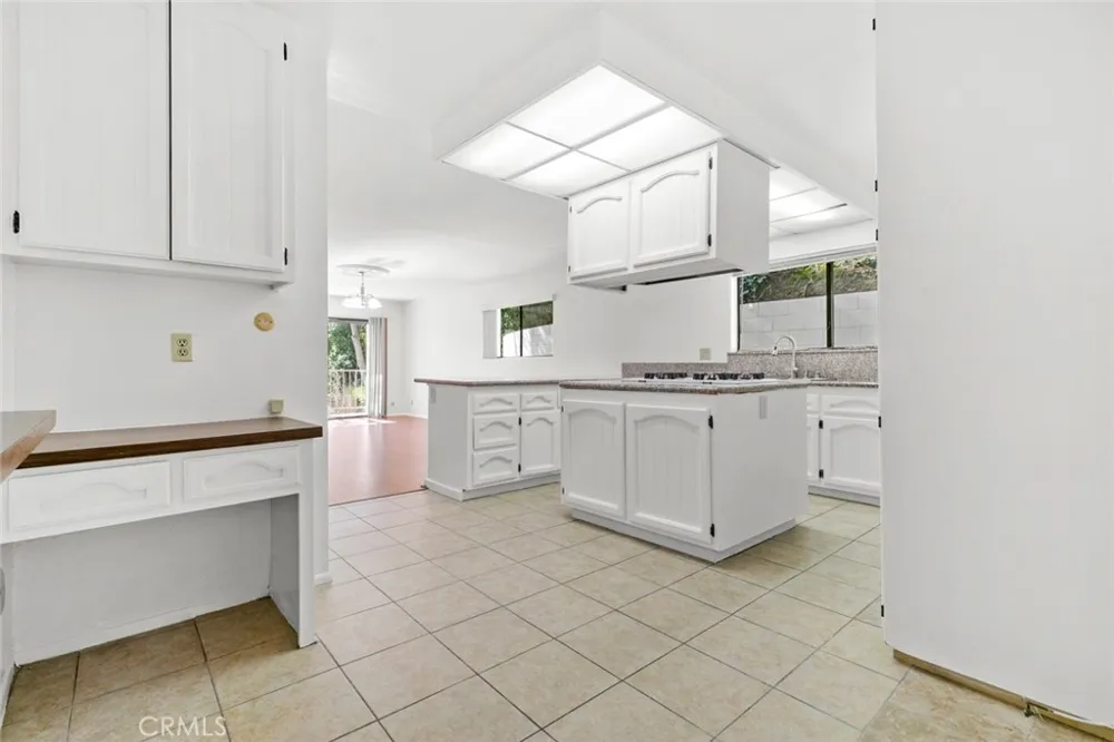 1321 Greenbriar Glendale, CA 91207