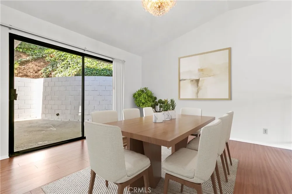 1321 Greenbriar Glendale, CA 91207