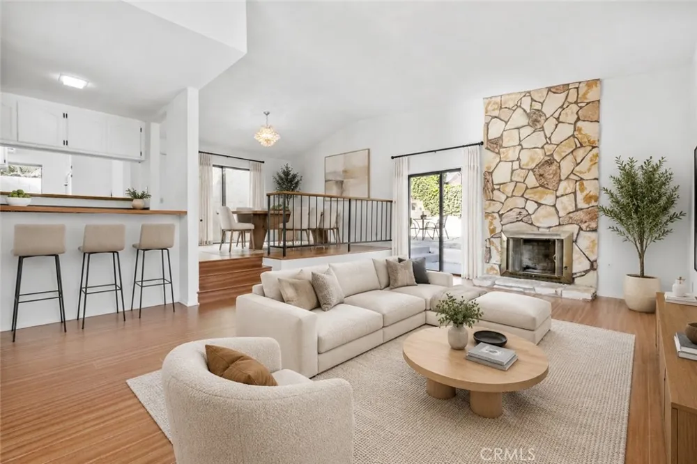 1321 Greenbriar Glendale, CA 91207