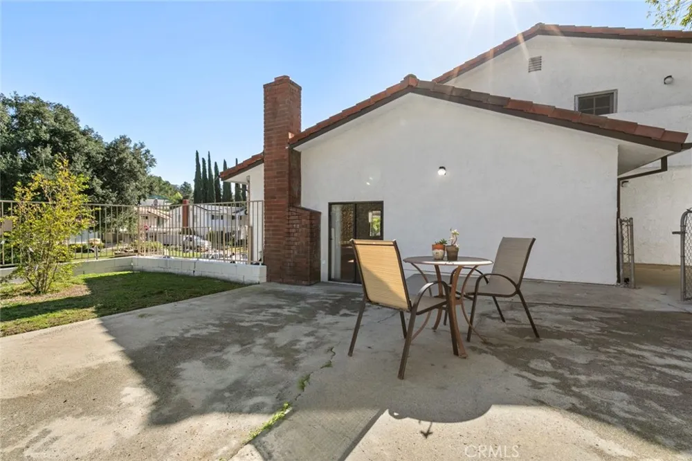 1321 Greenbriar Glendale, CA 91207