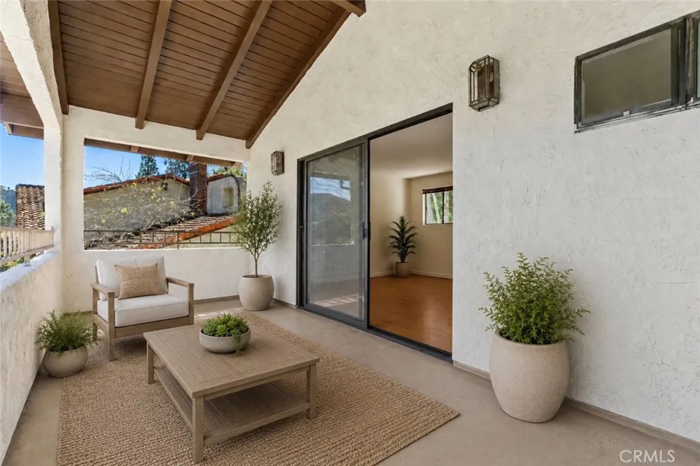 1321 Greenbriar Glendale, CA 91207