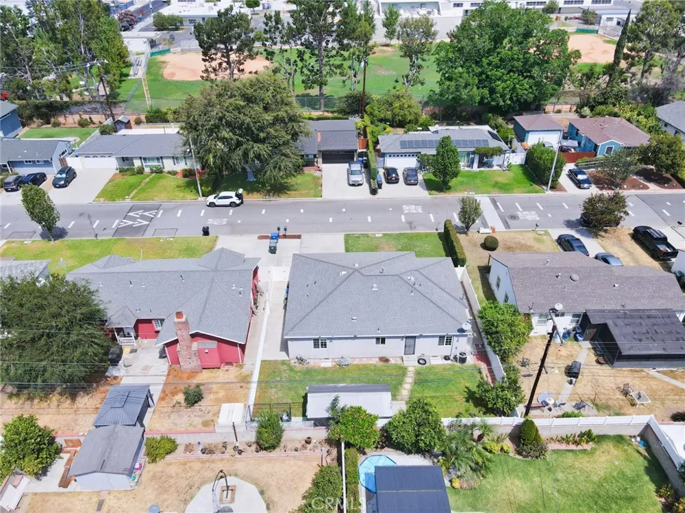 122 E El Norte Monrovia, CA 91016