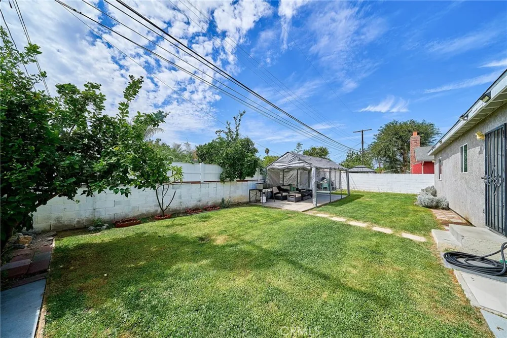 122 E El Norte Monrovia, CA 91016