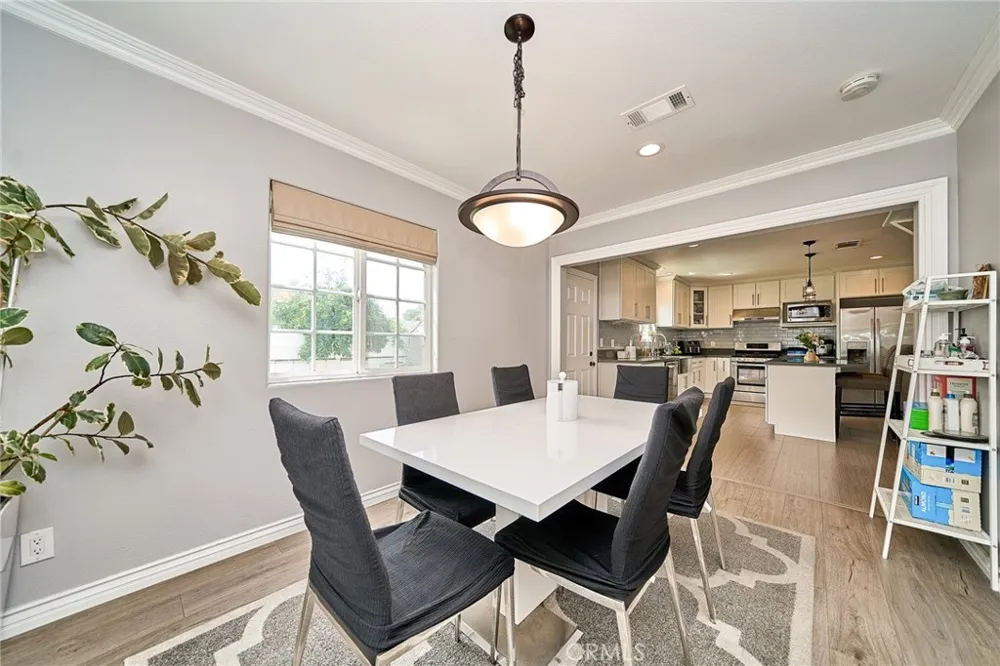 122 E El Norte Monrovia, CA 91016