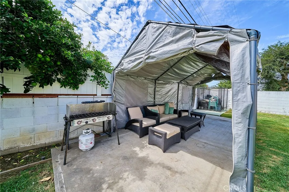 122 E El Norte Monrovia, CA 91016