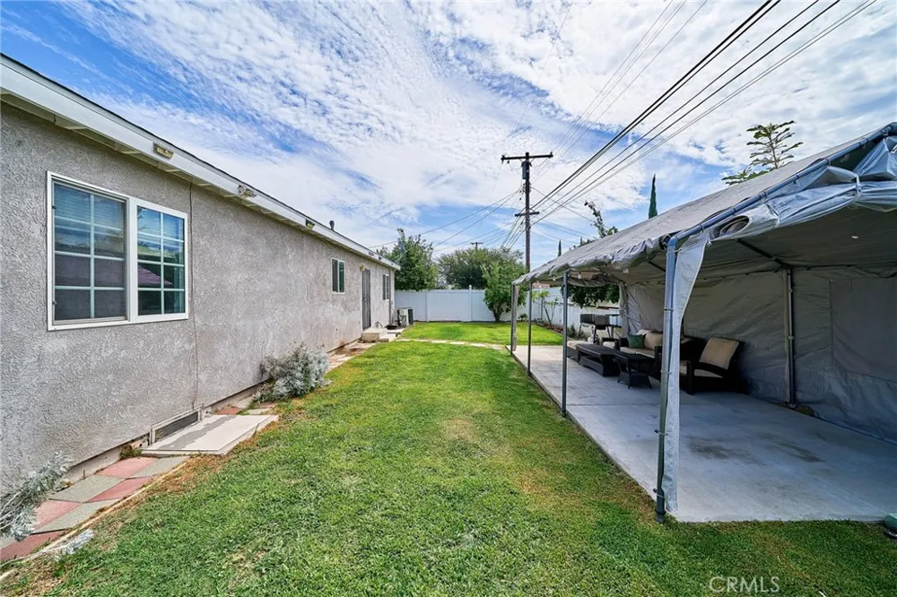 122 E El Norte Monrovia, CA 91016