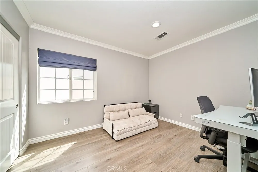 122 E El Norte Monrovia, CA 91016