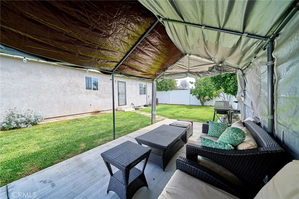 122 E El Norte Monrovia, CA 91016