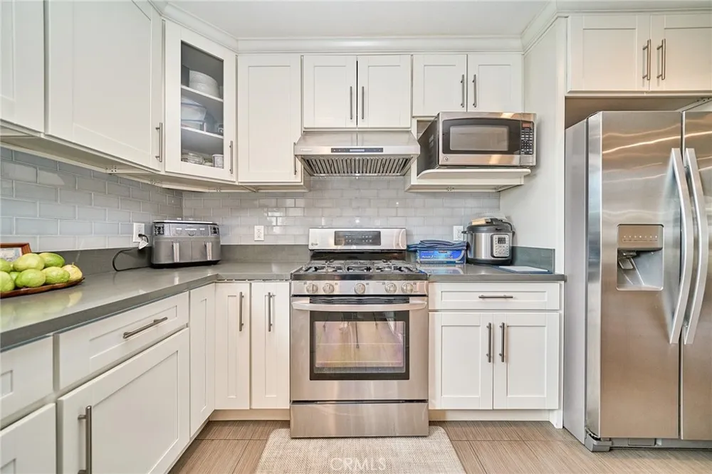 122 E El Norte Monrovia, CA 91016
