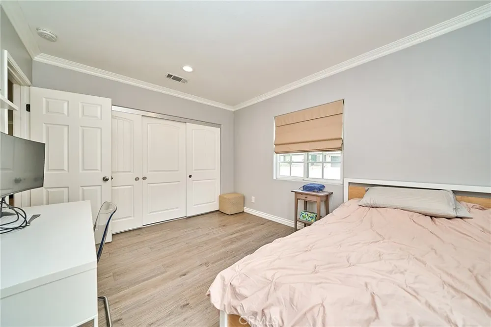 122 E El Norte Monrovia, CA 91016