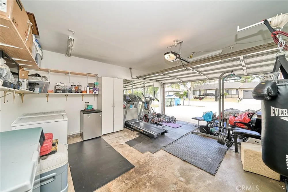 122 E El Norte Monrovia, CA 91016