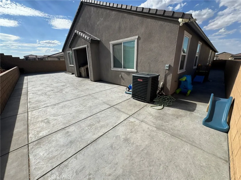 11907 Caleta Victorville, CA 92392