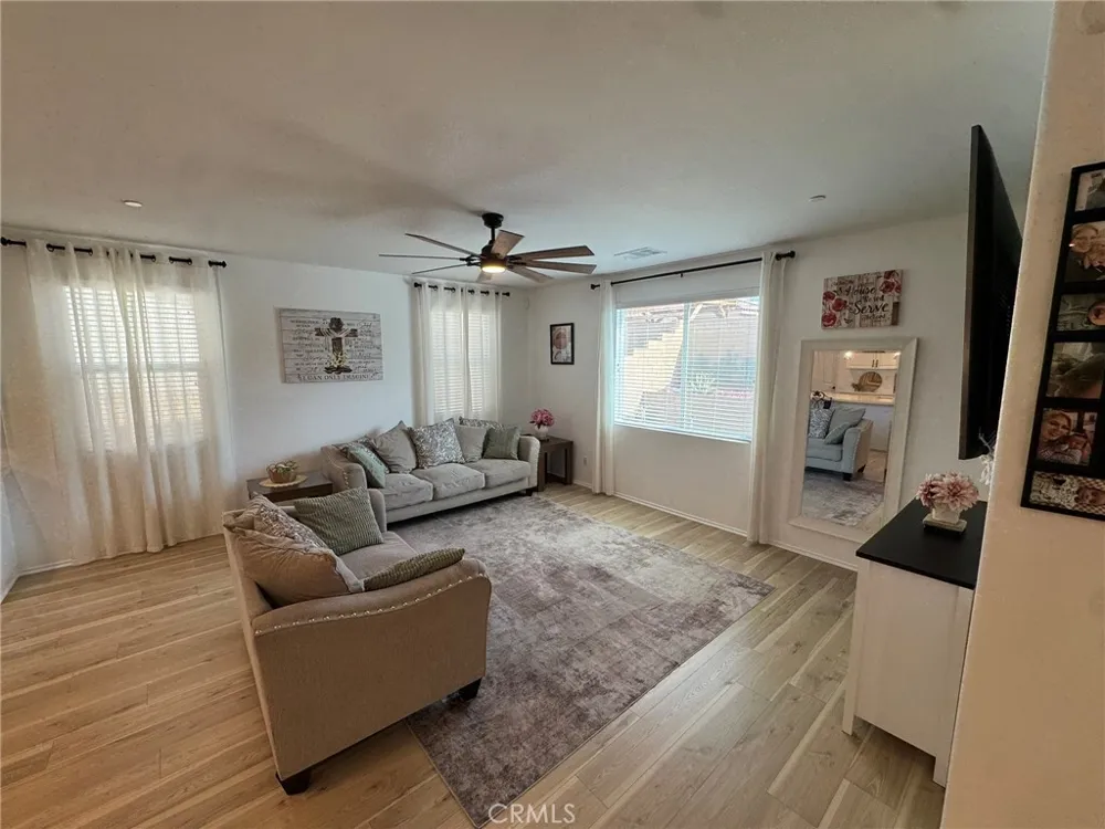 11907 Caleta Victorville, CA 92392