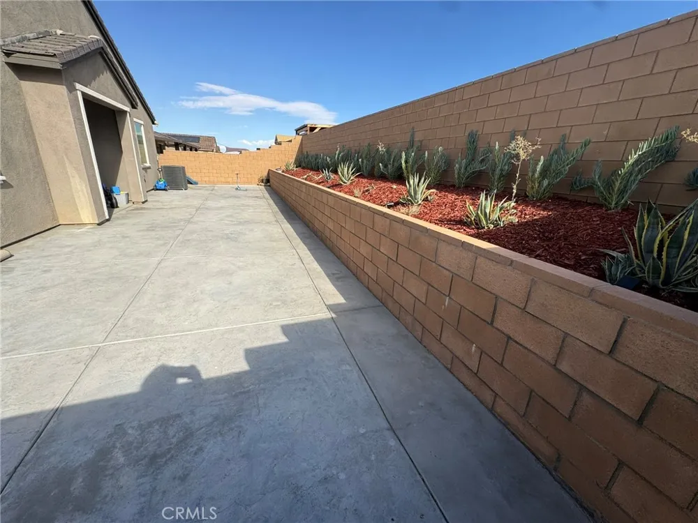 11907 Caleta Victorville, CA 92392